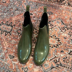 JCREW RAINBOOT SIZE 10-11